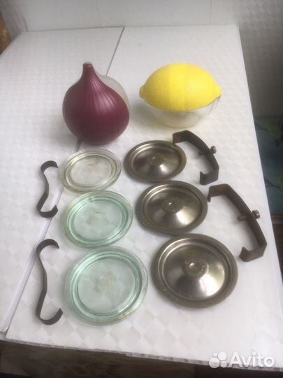 Крышки для банок и контейнеры