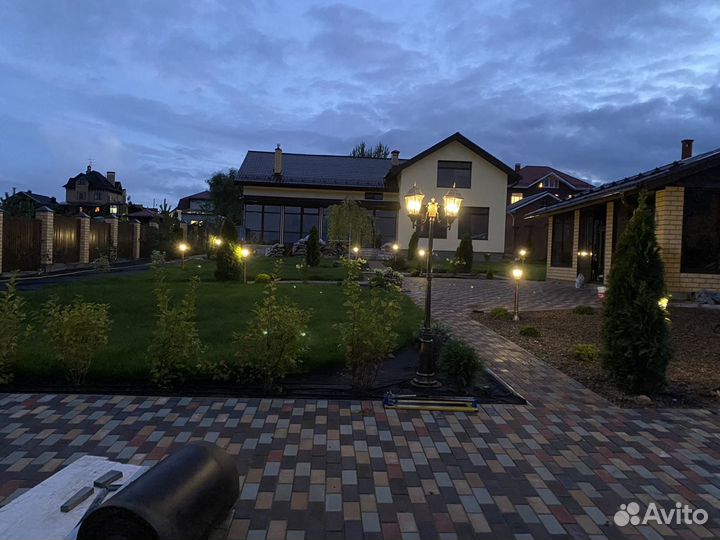 Автоматический полив, рулонный газон, освещение