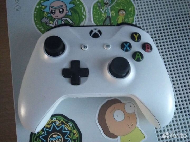 Xbox one s + GTA V