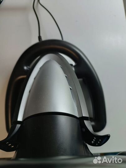 Руль игровой sven GC-W500 педали, вибро, скоба, ле