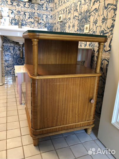 Тумбочки прикроватные