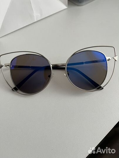 Солнцезащитные очки