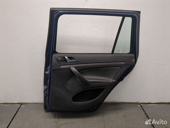 Дверь правая задняя Skoda Octavia (A5)
