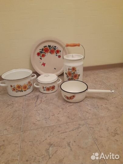 Набор эмалированной посуды новый СССР