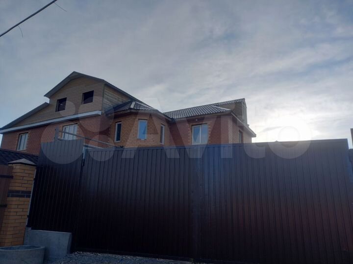 Дом 303,9 м² на участке 5,4 сот.