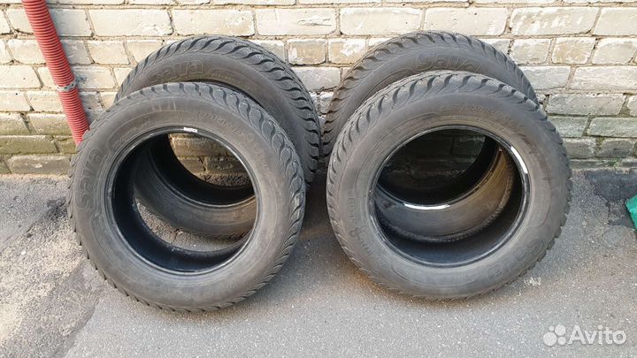 Sava Eskimo Stud 215/65 R16