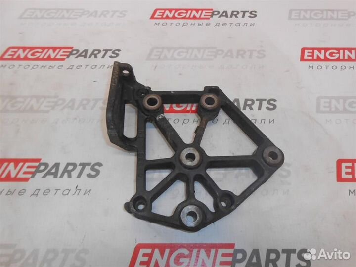 Кронштейн кондиционера Nissan Presage U30(98-01)