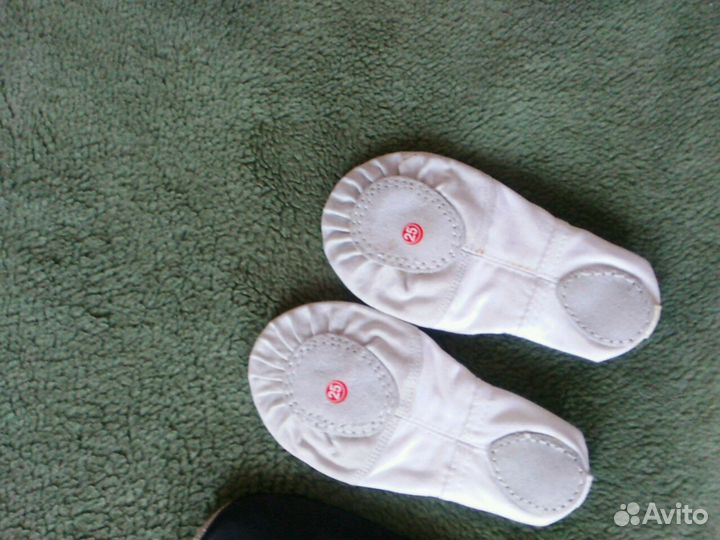 Обувь детская для занятий гимнастикой и танцами.но