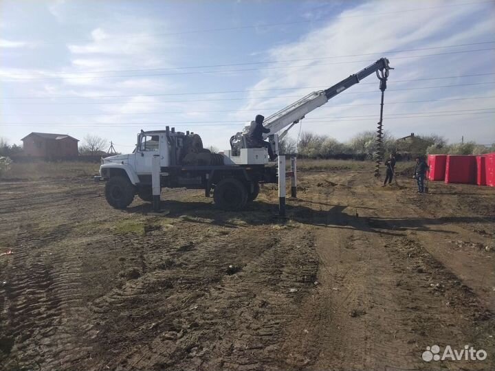 Бурение свай под фундамент