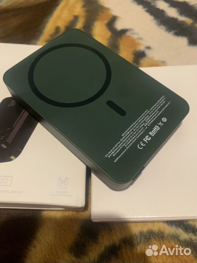 Повербанк с беспроводной зарядкой