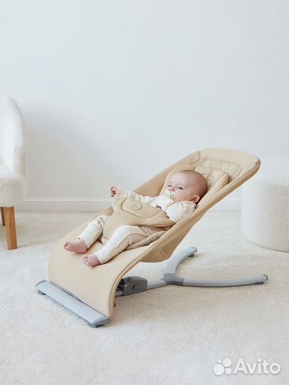 Шезлонг Happy Baby «hugger»