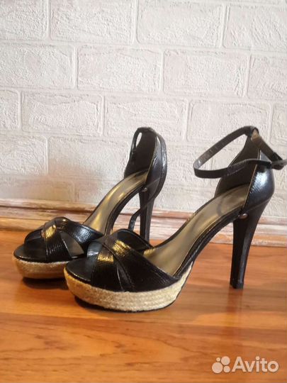 Босоножки женские новые