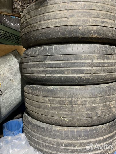 Dunlop D87M 235/65 R17