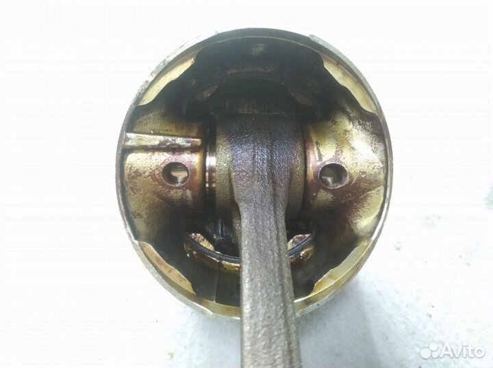 Поршень с шатуном LADA 2131 5 дверей 1.7 2012