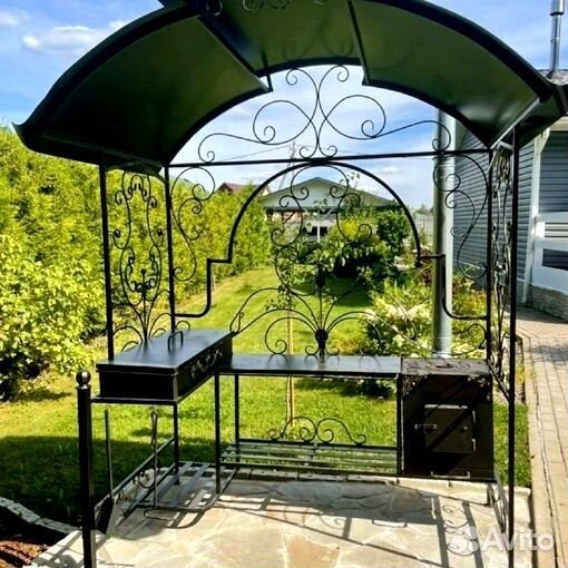 Мангал с крышей