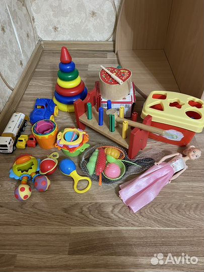 Развивающие игрушки для малышей пакетом
