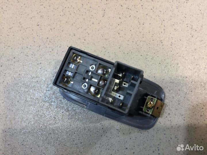 Кнопка стеклоподъемника задняя Chevrolet Lacetti