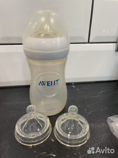 Бутылочки, поильники и соски Avent