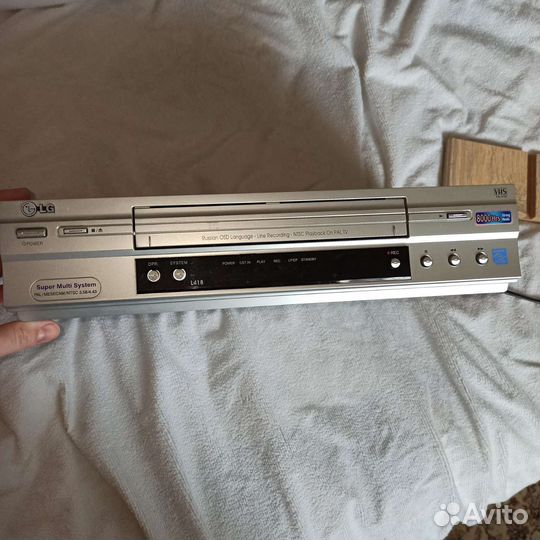 Видеомагнитофон LG