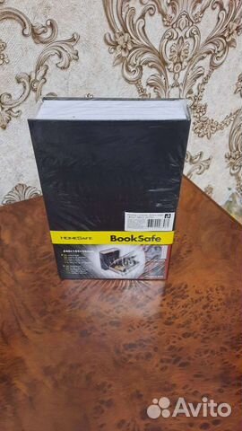Сейф-шкатулка металл.в виде книги с ключом.Новый