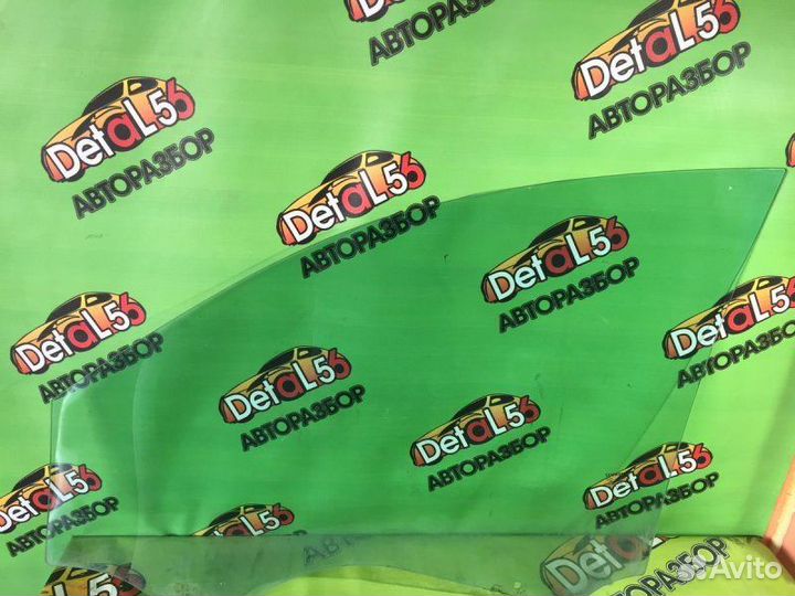 Стекло двери переднее правое Renault Megane 2