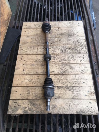 Привод правый Toyota Avensis Тойота Авенсис