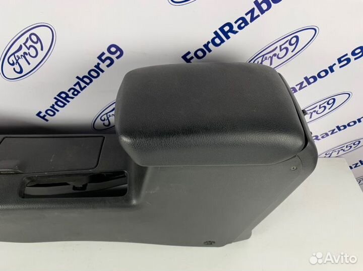 Подлокотник передний Nissan X-Trail T31 2.0