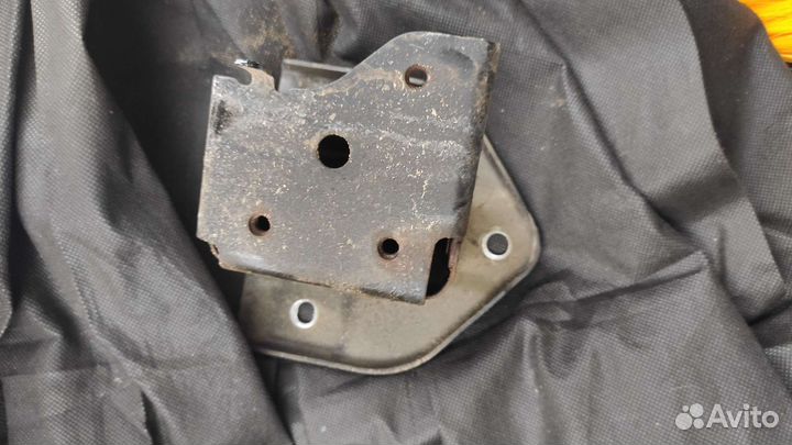 Кронштейны усилителя заднего бампера Outlander