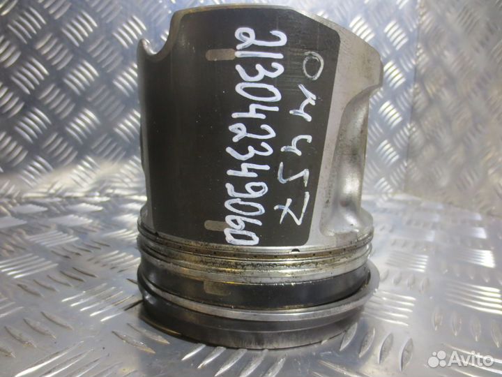 Поршень Mercedes-Benz A4570302137