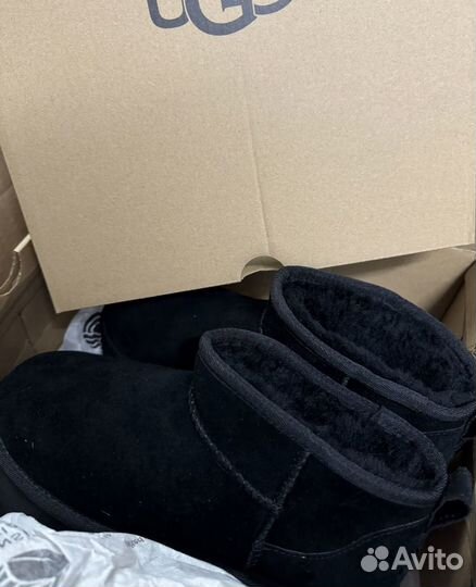 Ugg ultra mini platform Black Poizon