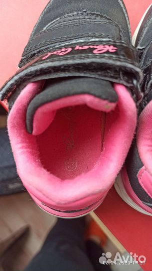 Кроссовки на девочку