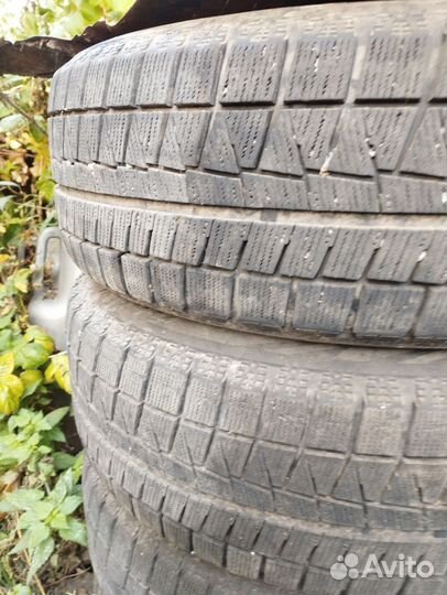 Bridgestone Blizzak Revo GZ 215/60 R16