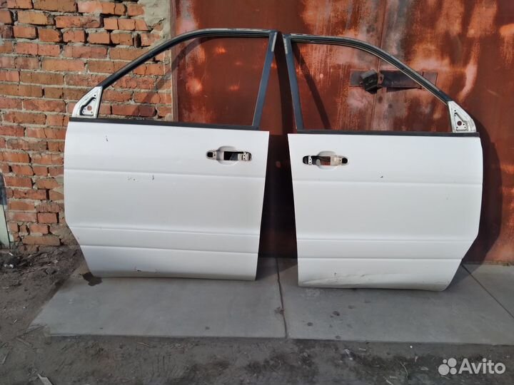 Двери на Town Ace Noah