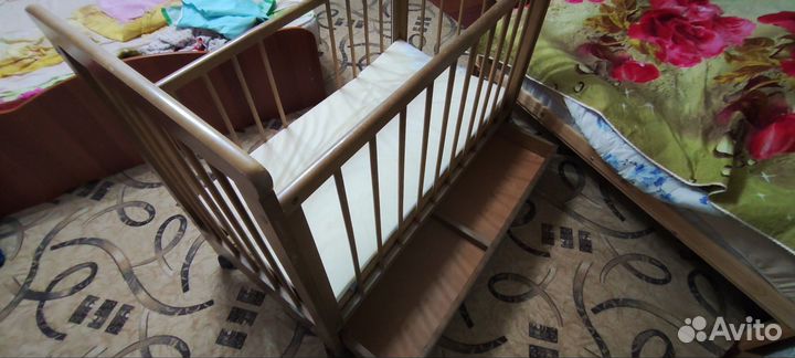 Детская кроватка