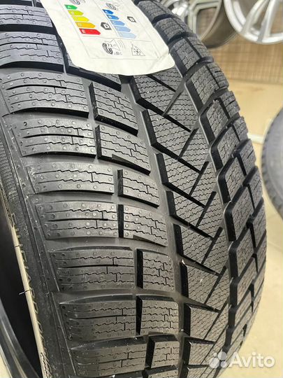 Vredestein Wintrac Pro 265/40 R22 106Y