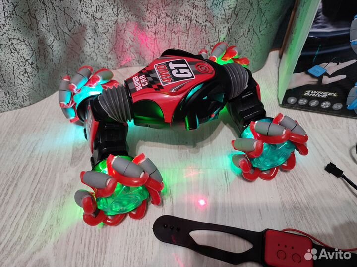 Трюковая машинка- перевертыш, взрывные колёса