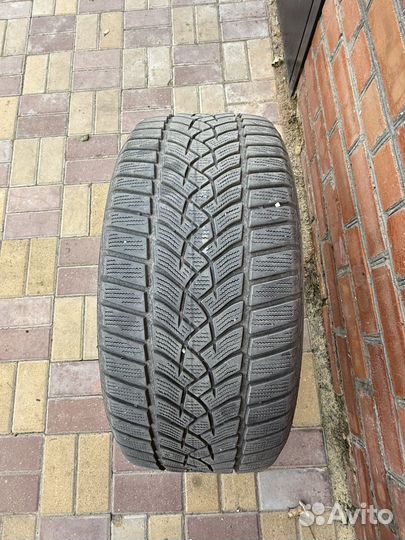 Goodyear EfficientGrip Performance 235/45 R8 25M