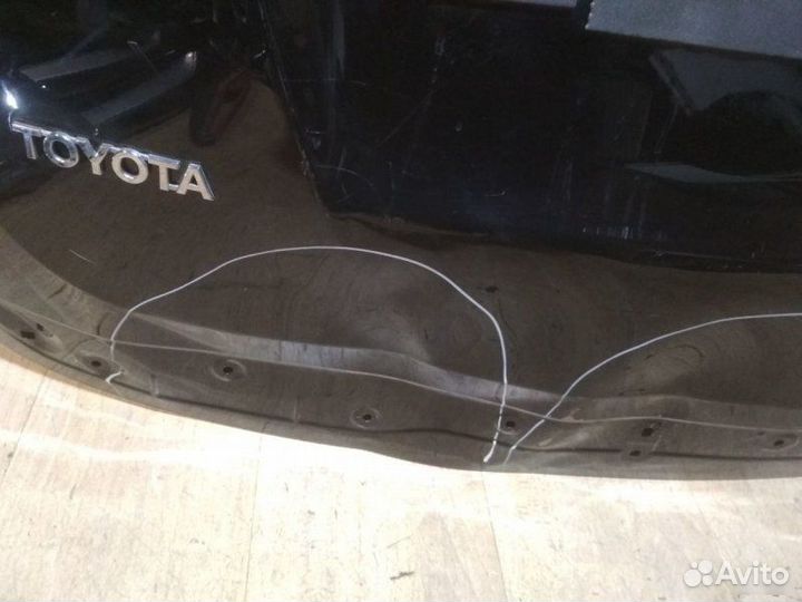 Крышка багажника Toyota