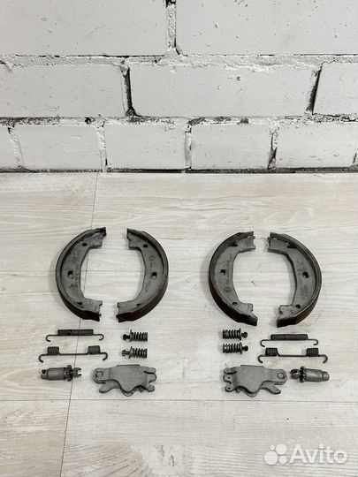 Колодки стояночного тормоза BMW E81 E90 F20 F30