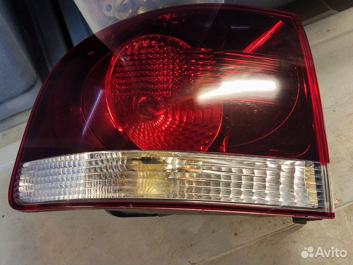 Фонарь задний на крыло левый VW Туарег GP 2007-10г