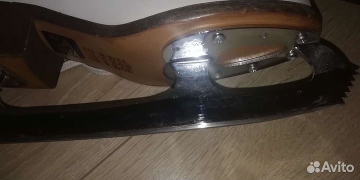 Фигурные коньки Wifa р.36 (3 1/2)