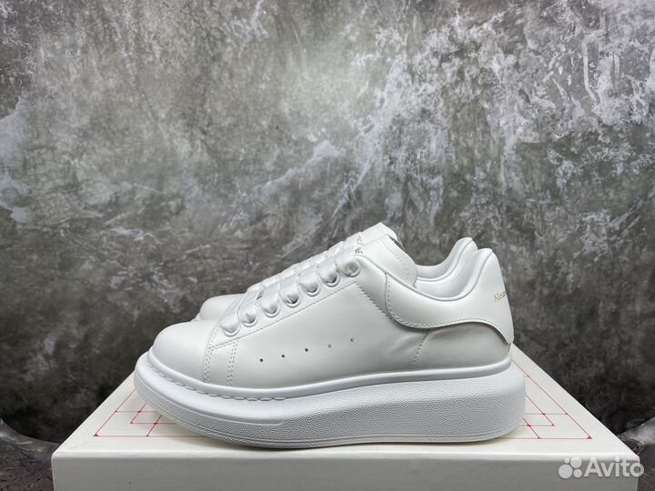 Alexander McQueen Oversized Sneaker White кроссовк