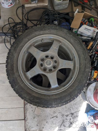 Шипованные Pirelli Ice Zero 185/60 R15 на дисках