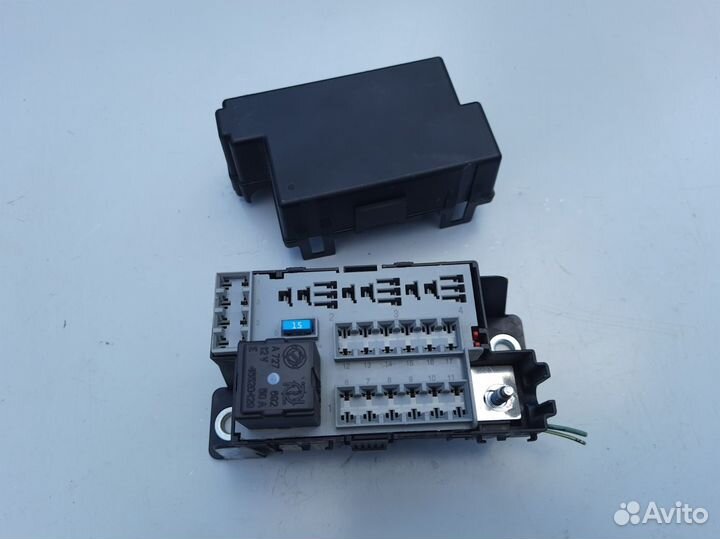 Блок предохранителей багажника Fiat Punto 3