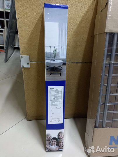 Напольная передвижная вешалка для одежды одинарная