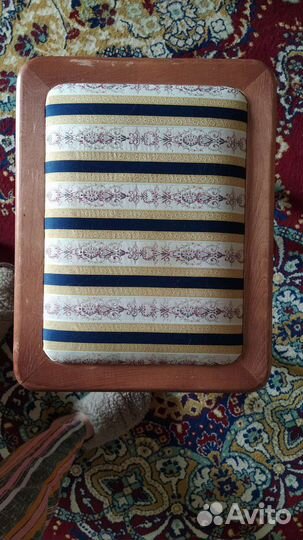 Банкетка в прихожую дерево