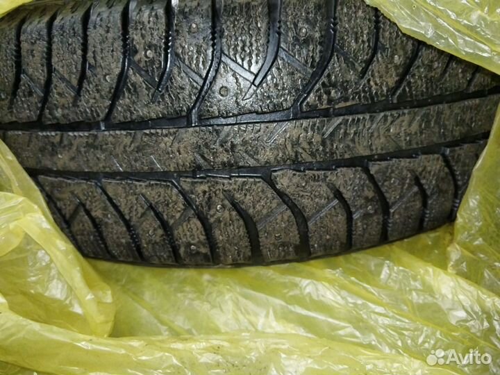 Bridgestone Ice Cruiser 7000 225/65 R17