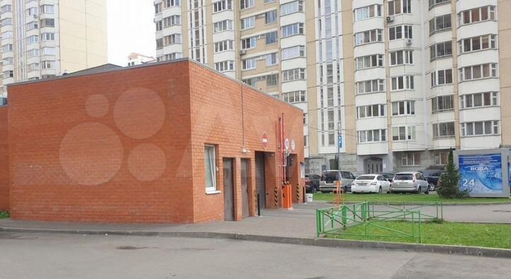 Машиноместо, > 30 м²