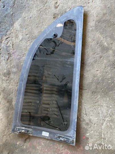 Стекло боковое заднее Chrysler Grand Voyager