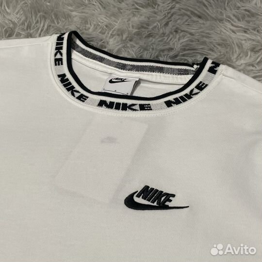 Футболка Nike Sportswear Club